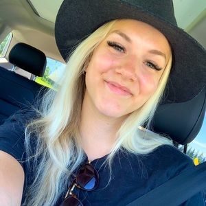 Meet your Posher, Maya